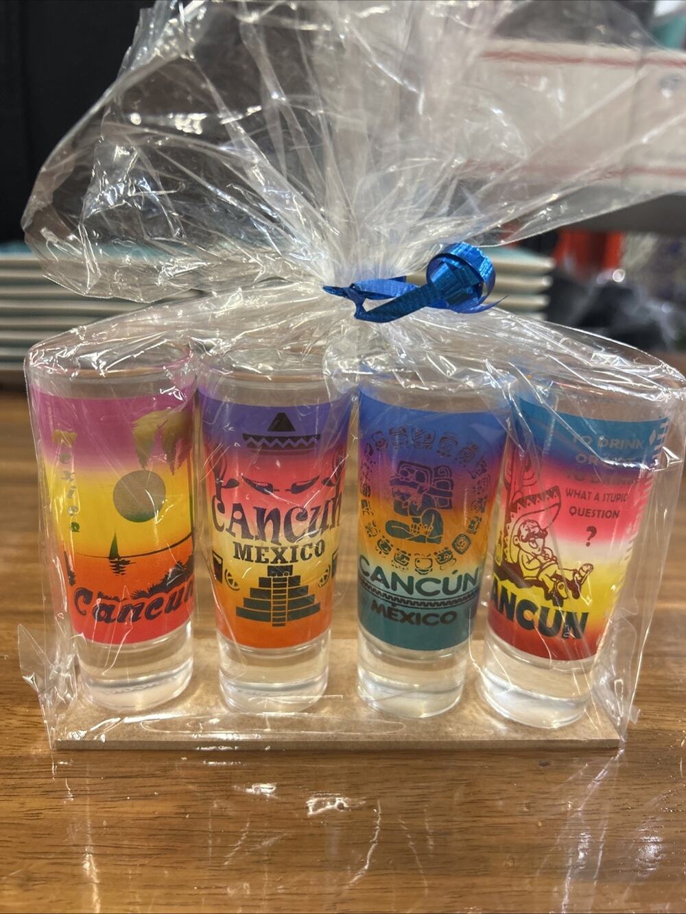 New NEON Cancun Glass Shot Glass Set of 4, Never Opened